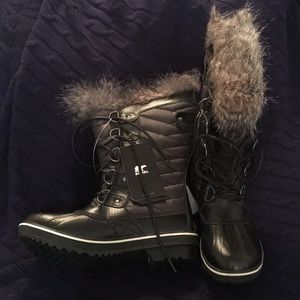 NWT in box Sorel Tofino boots 7